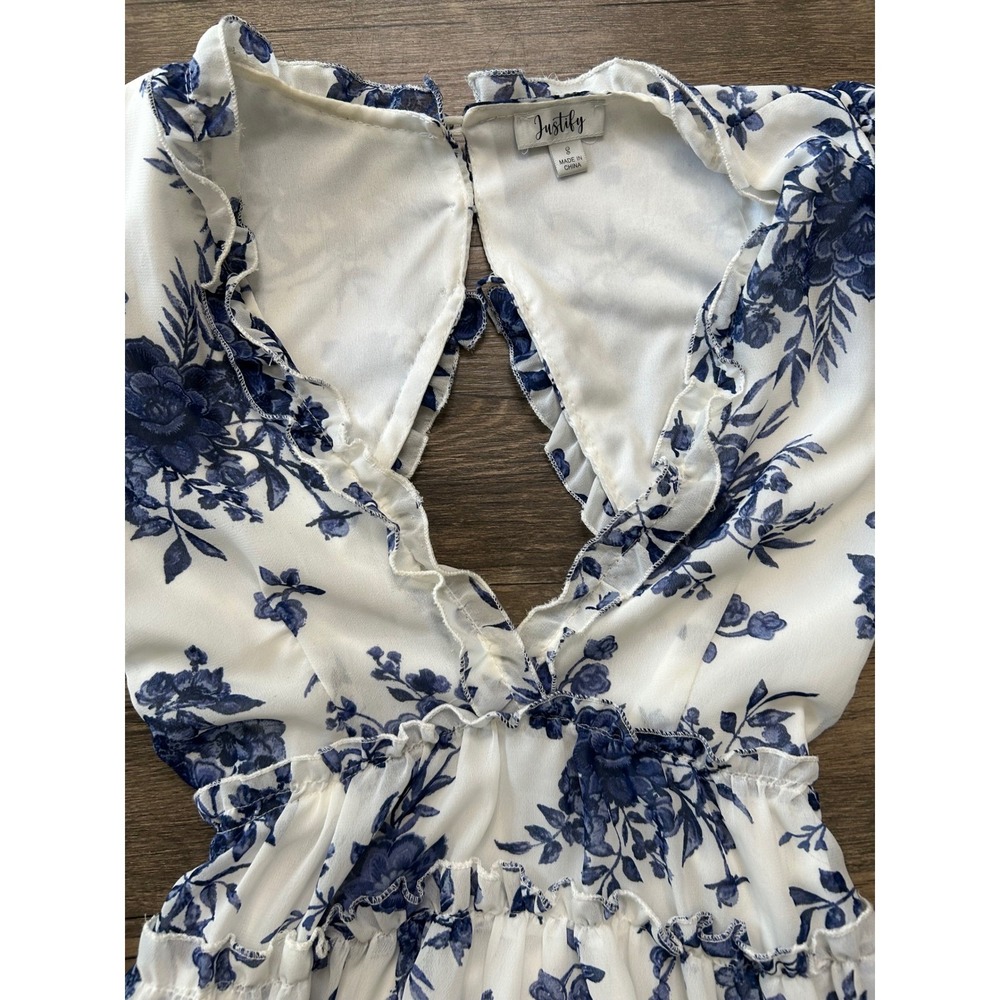 Justify Womens Blue White Floral Ruffle Puff Sleeve Open Back Romper Size S - Picture 3 of 5